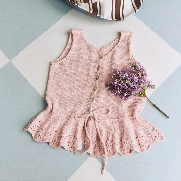 Garnkit: Adeline Top Junior af Sandnes Garn (opskrift + garn)