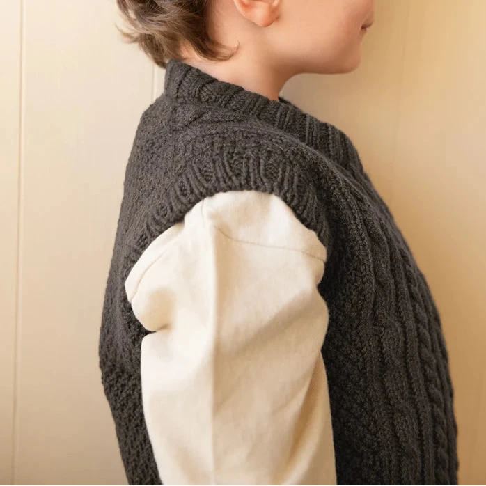 Garnkit: Caspian Slipover Junior fra Sandnes (opskrift +garn)