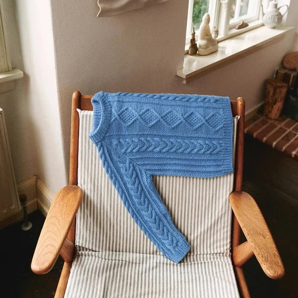 Garnkit: Nilo Sweater Junior fra Sandnes Garn (opskrift + garn)