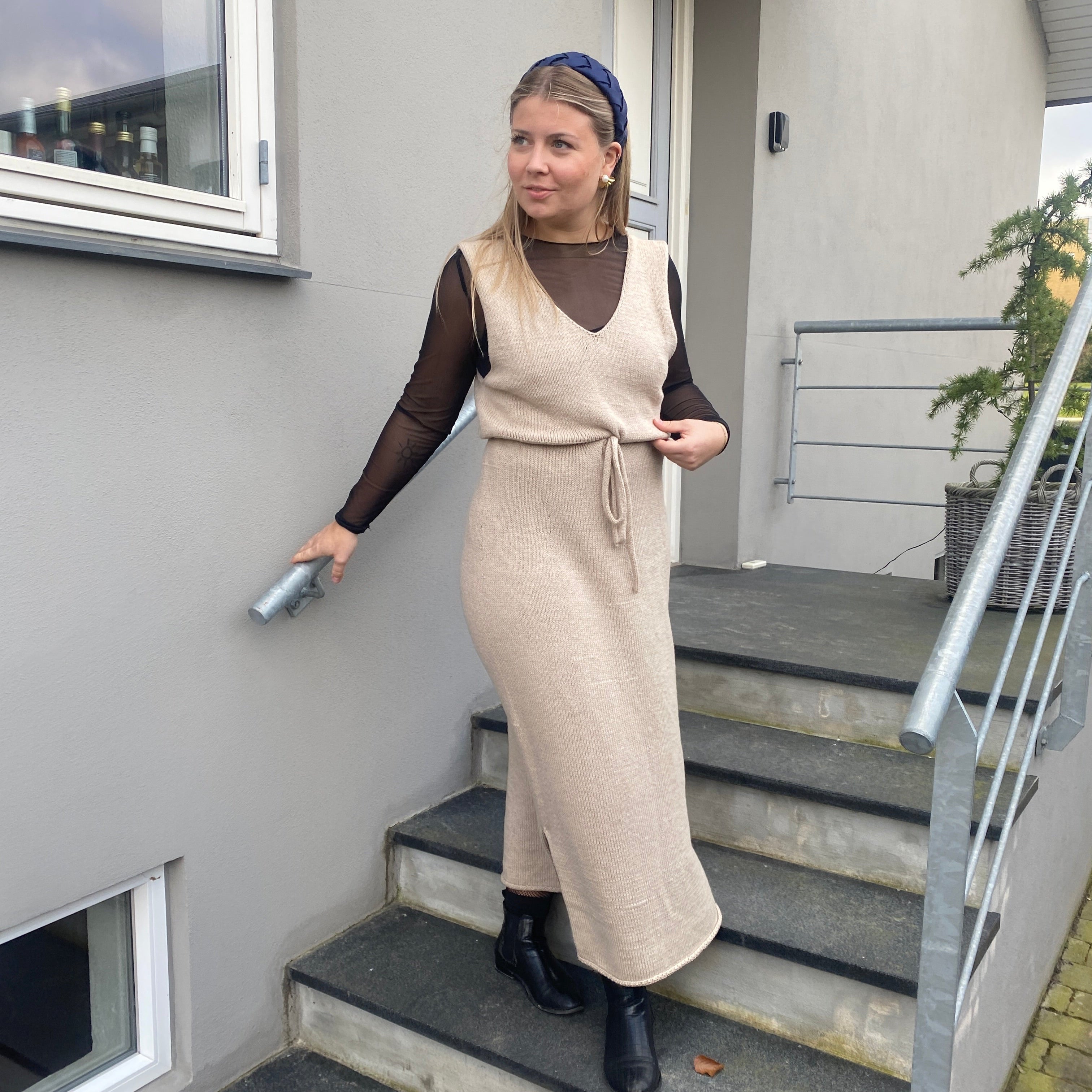 Agnes kjole fra knitvik, duo fra sandnes garn