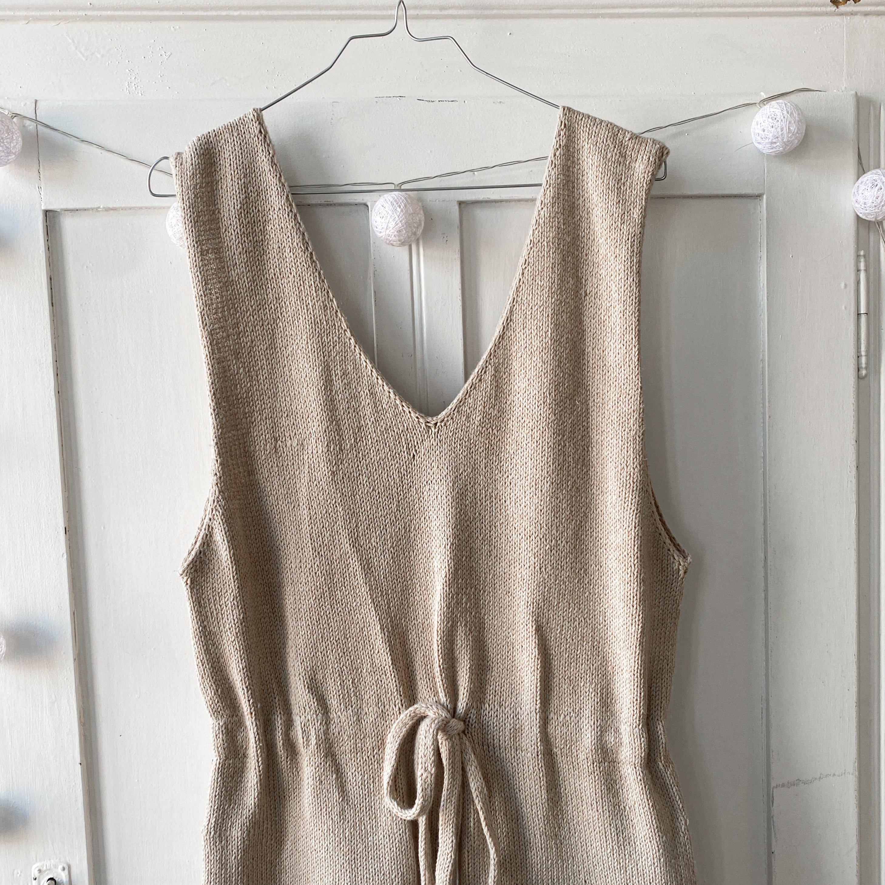 Agnes kjole fra knitvik, duo fra sandnes garn