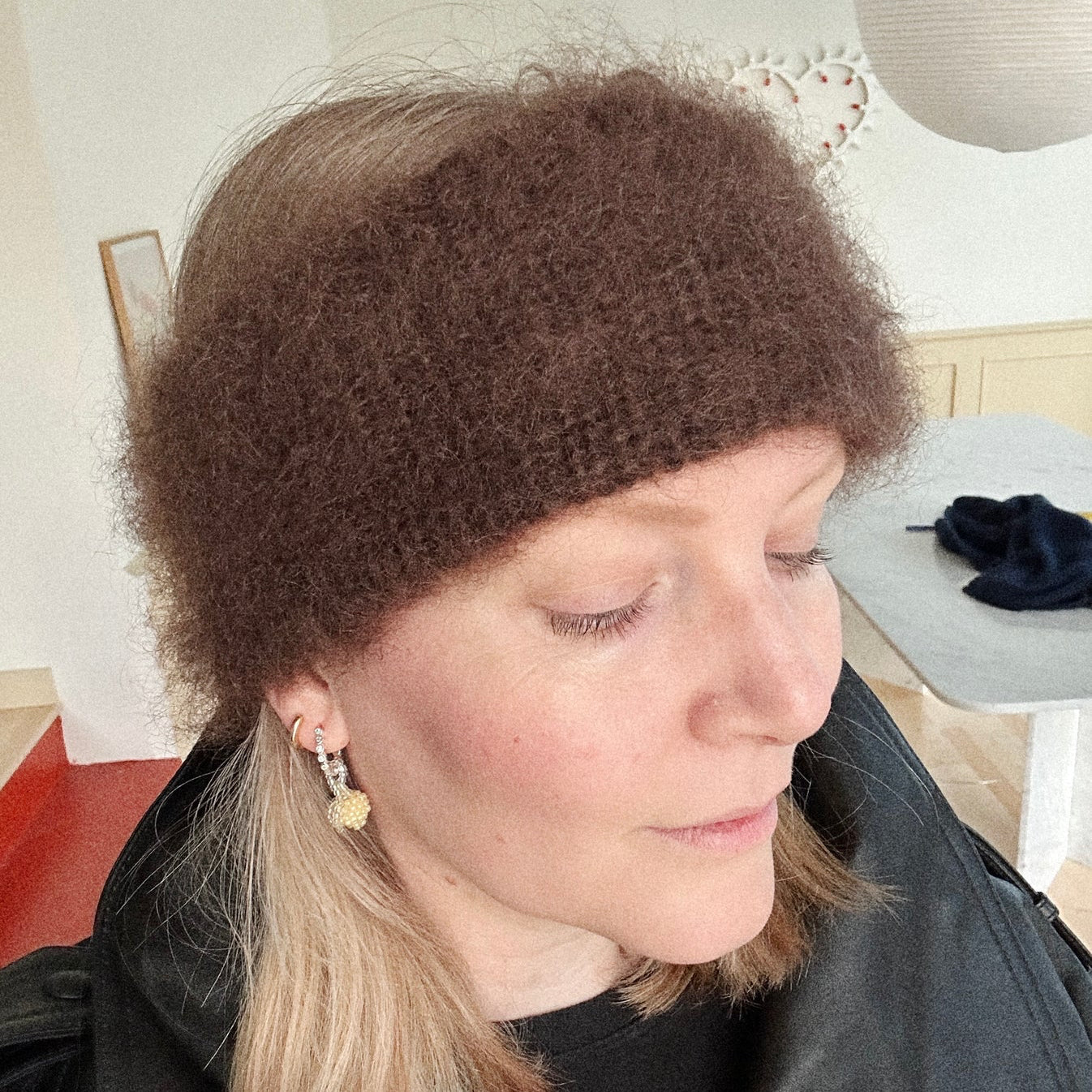 Garnkit: Fat Fur Headband af Spektakelstrik (opskrift + garn)