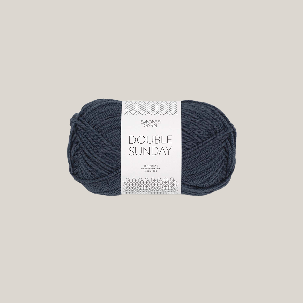 Double sunday fra Sandnes Garn. 100% merino. Køb det hos Den Lille Garnbiks. 108 meter på 50 gram. Strikkepind 3,5 millimeter til 4,5 millimeter. Farve 6580