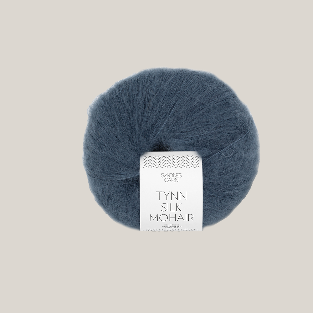 Sandnes Tynn Silk Mohair garn – eksklusivt lace weight garn med mohair og silke, ideelt til strik af lette sweatre, sjaler og trøjer. Farve 6081. Perfekt som følgetråd.
