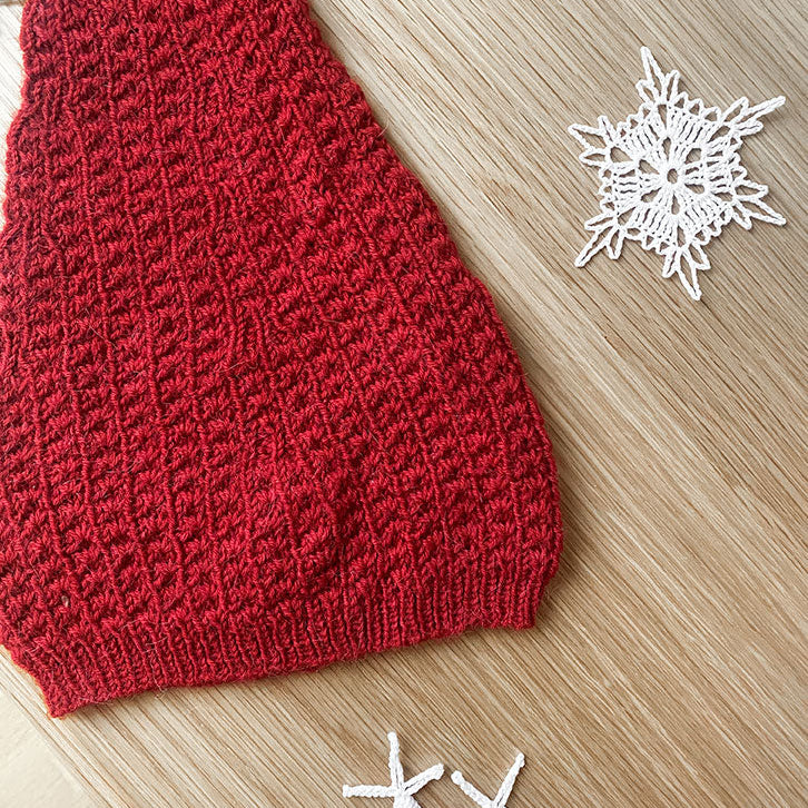 Bellis julehue garnkit, strikkeopskrift fra kntivik, den lille garnbiks, garn fra Better Yarn, Pure merino 4