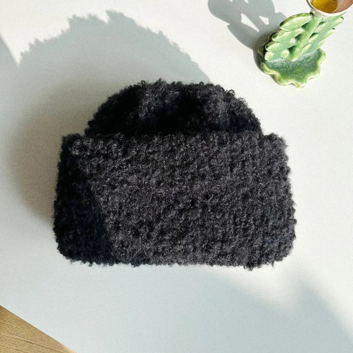 Garnkit: Fat Fut Hat af Spektakelstrik #2 (opskrift + garn)