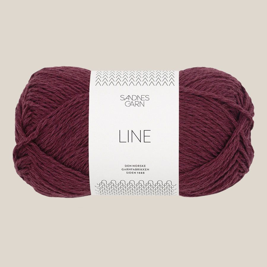 Line fra Sandnes Garn. Køb det hos Den Lille Garnbiks. Sommergarn. Viskose,hør, bomulds blanding. løbelængde på 110 meter på 50 gram. strikkes på en strikkepind 3,5 millimeter-4 millimeter. Farve 4372, dyb burgunder