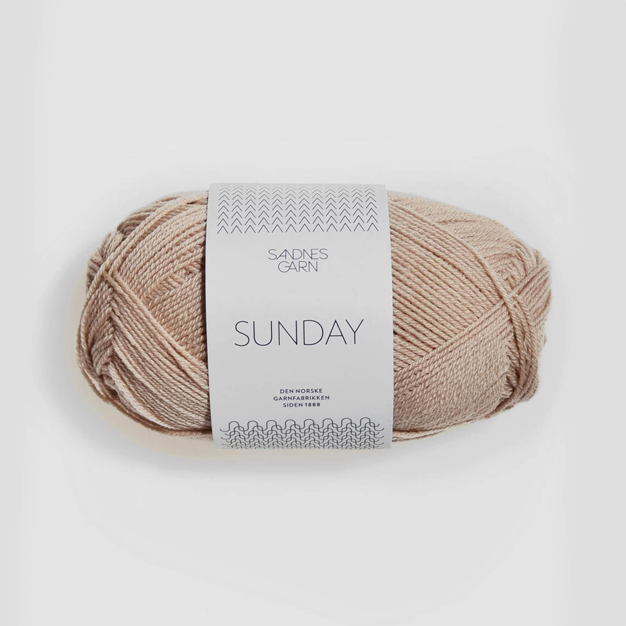 Sunday fra Sandnes Garn – blødt og ubehandlet merinouldgarn i fingering weight, perfekt til babystrik, finstrik og som følgetråd, forhandles hos Den Lille Garnbiks. 100% Merino. strikkefasthed på 28 masker på 10 cm. løbelængde på 235 meter på 50 gram. Farve 3021