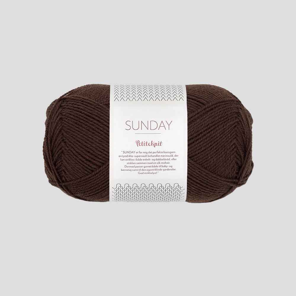 Sunday fra Sandnes Garn – blødt og ubehandlet merinouldgarn i fingering weight, perfekt til babystrik, finstrik og som følgetråd, forhandles hos Den Lille Garnbiks. 100% Merino. strikkefasthed på 28 masker på 10 cm. løbelængde på 235 meter på 50 gram. Farve 3091