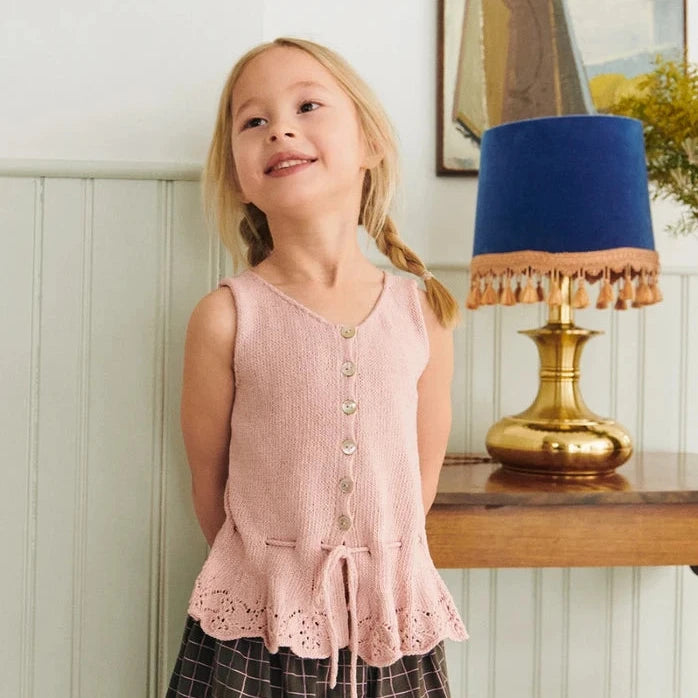 Garnkit: Adeline Top Junior af Sandnes Garn (opskrift + garn)