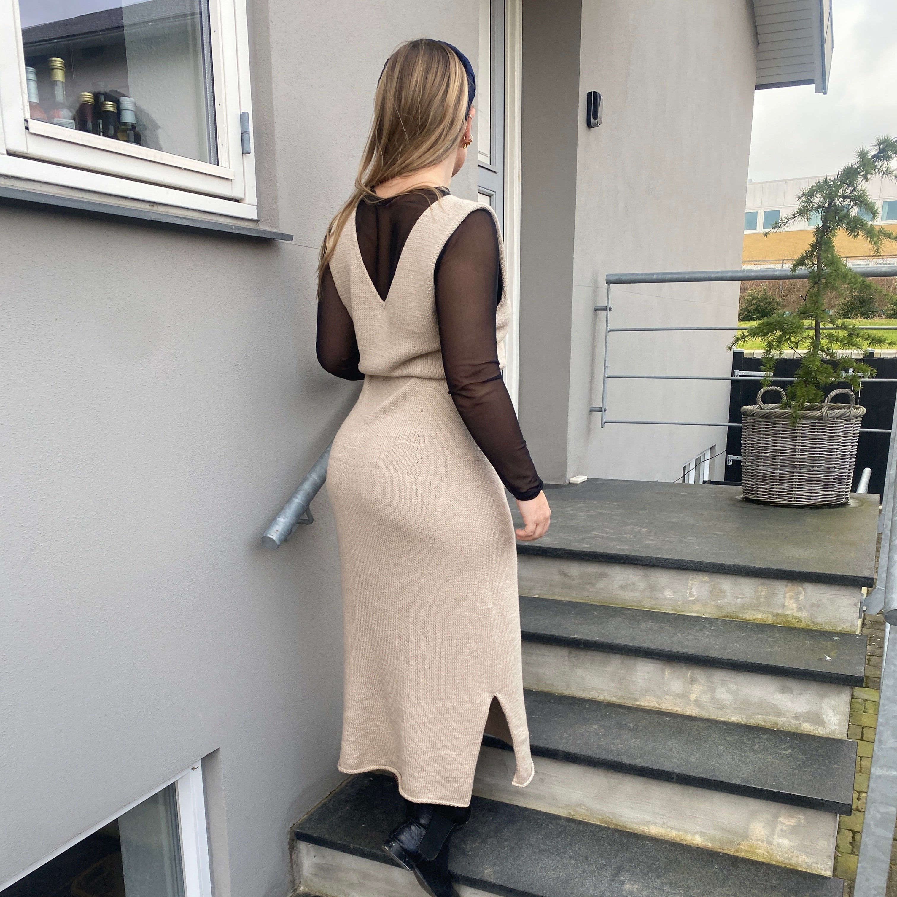 Agnes kjole fra knitvik, duo fra sandnes garn