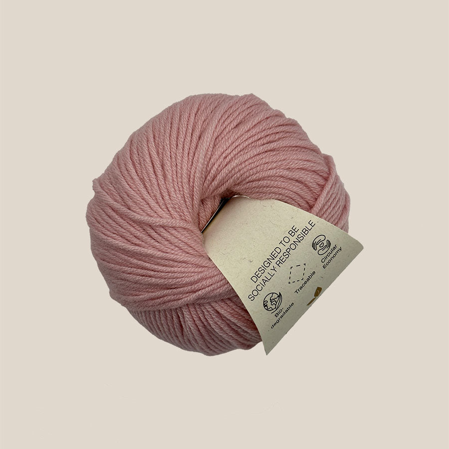 Pure merino 4 fra Better Yarn hos Den Lille  Garnbiks. 100% blød merino uld. bæredygtigt garn
