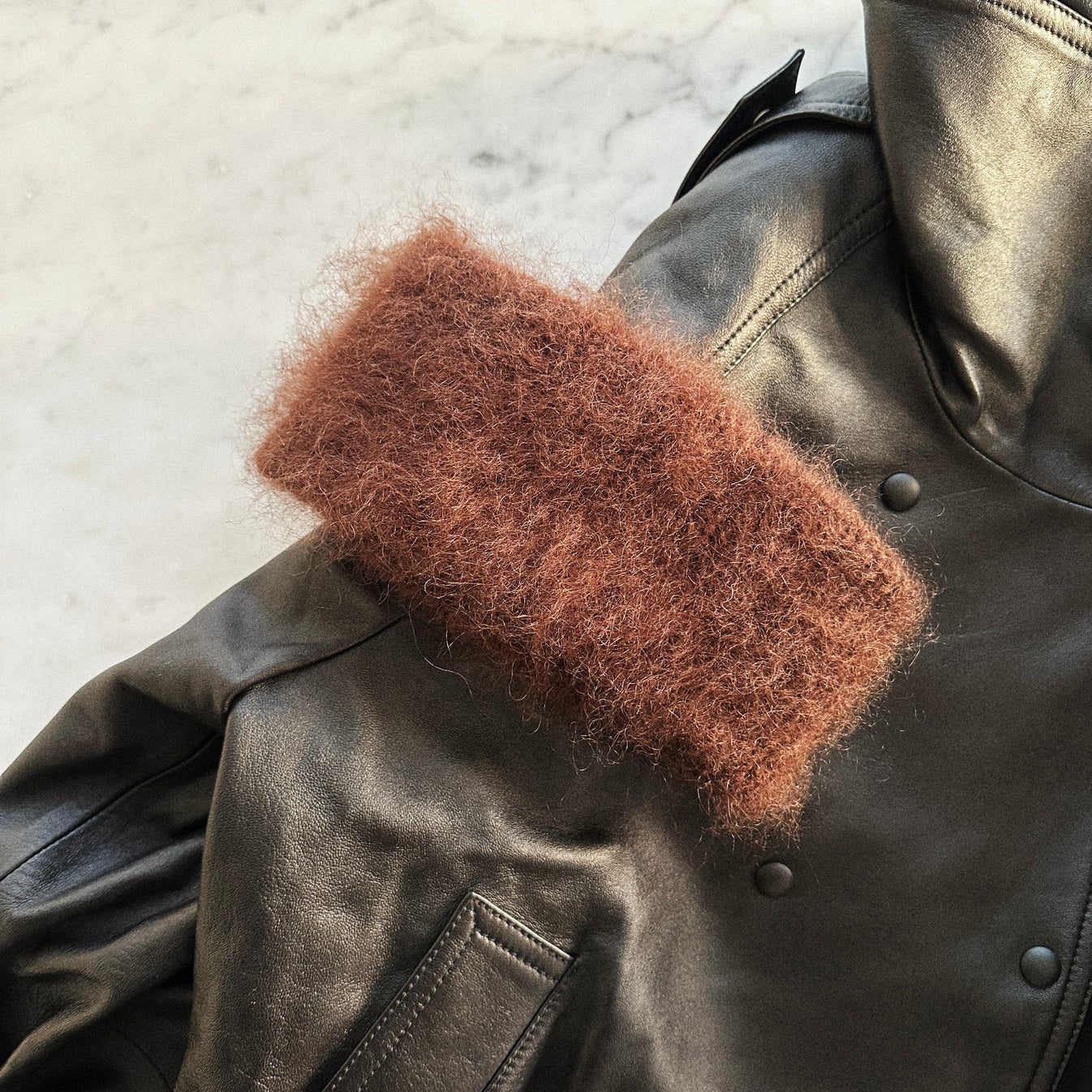 Garnkit: Fat Fur Headband af Spektakelstrik (opskrift + garn)