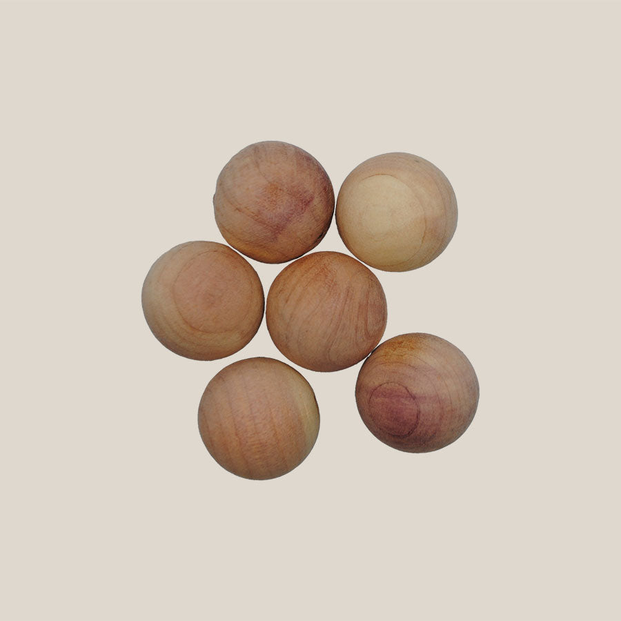 Mølkugler i Cedertræ