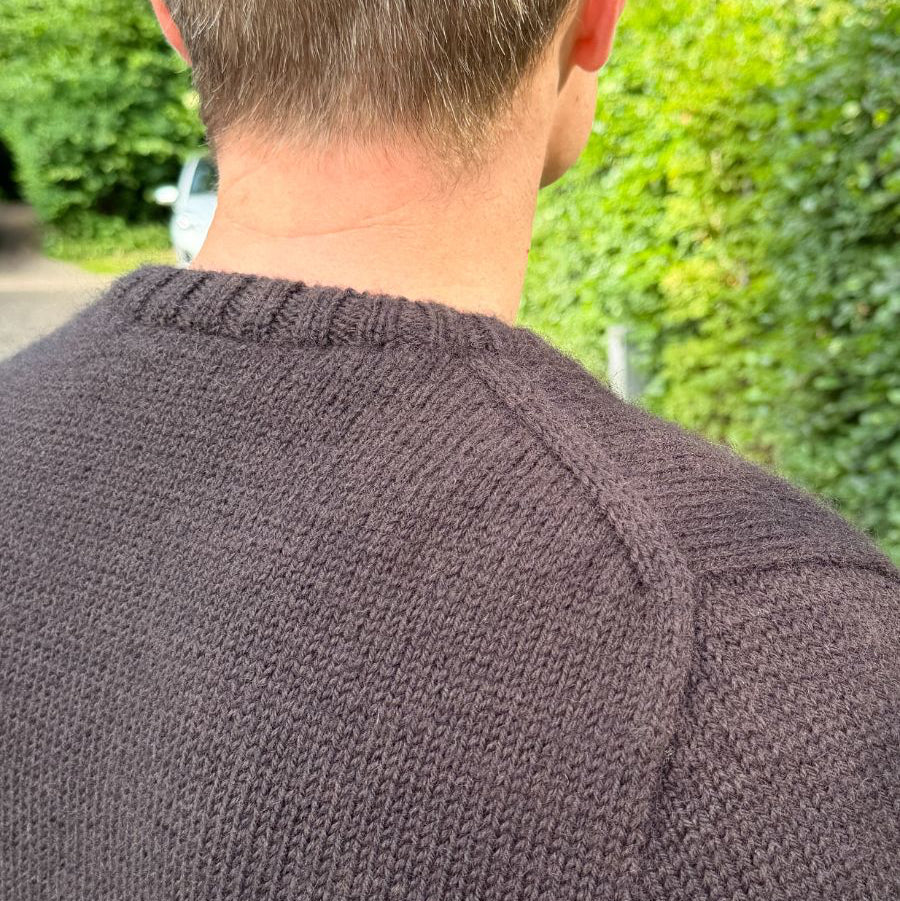 Garnkit: Niels sweater af Petiteknit (opskrift + garn)