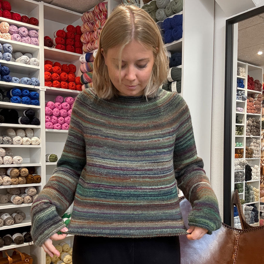 Garnkit: Plain Yoke blouse af LeKnit (opskrift + garn)