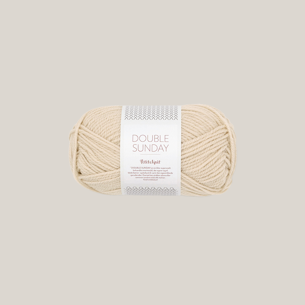 Double sunday fra Sandnes Garn. 100% merino. Køb det hos Den Lille Garnbiks. 108 meter på 50 gram. Strikkepind 3,5 millimeter til 4,5 millimeter. Farve 2511