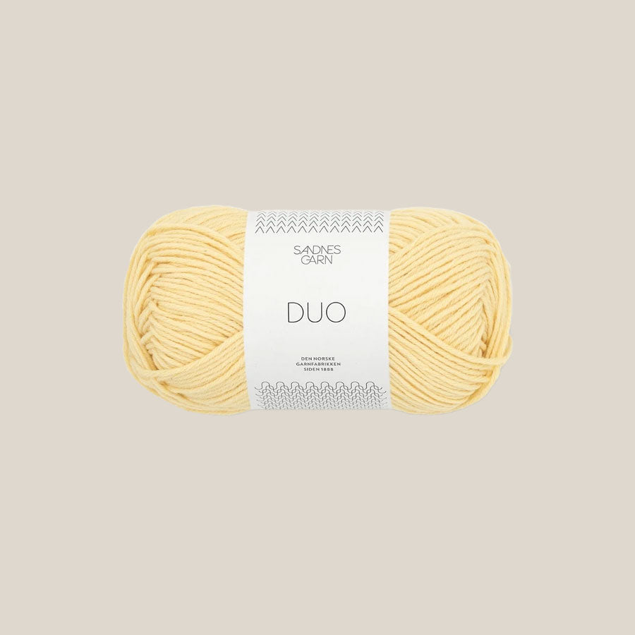 Duo fra Sandnes garn. køb det hos Den Lille Garnbiks. En blandingsgarn af 55% uld og 45% bomuld. 115 meter på 50 gram. strikkepind 3,5 millimeter - 4 millimeter. Farve 2112