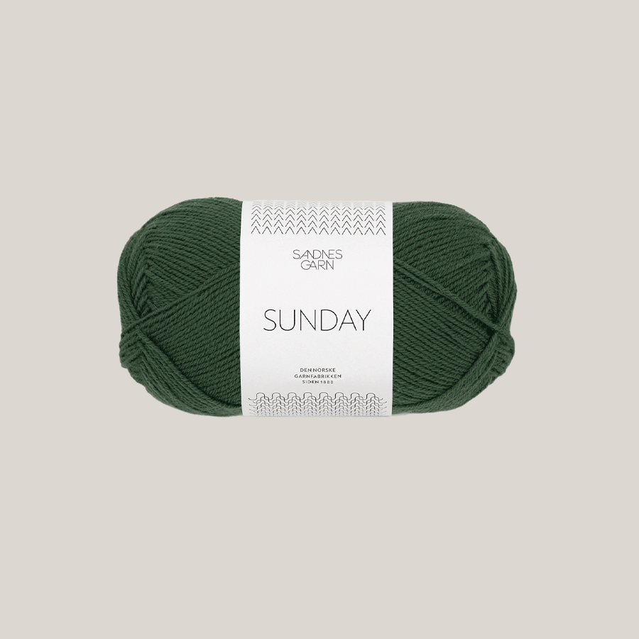 Sunday fra Sandnes Garn – blødt og ubehandlet merinouldgarn i fingering weight, perfekt til babystrik, finstrik og som følgetråd, forhandles hos Den Lille Garnbiks. 100% Merino. strikkefasthed på 28 masker på 10 cm. løbelængde på 235 meter på 50 gram. Farve 8082