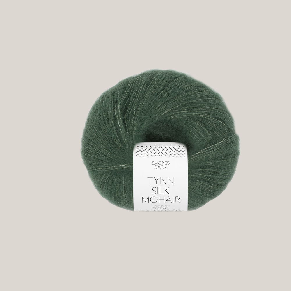 Sandnes Tynn Silk Mohair garn – eksklusivt lace weight garn med mohair og silke, ideelt til strik af lette sweatre, sjaler og trøjer. Farve 8581. Perfekt som følgetråd.