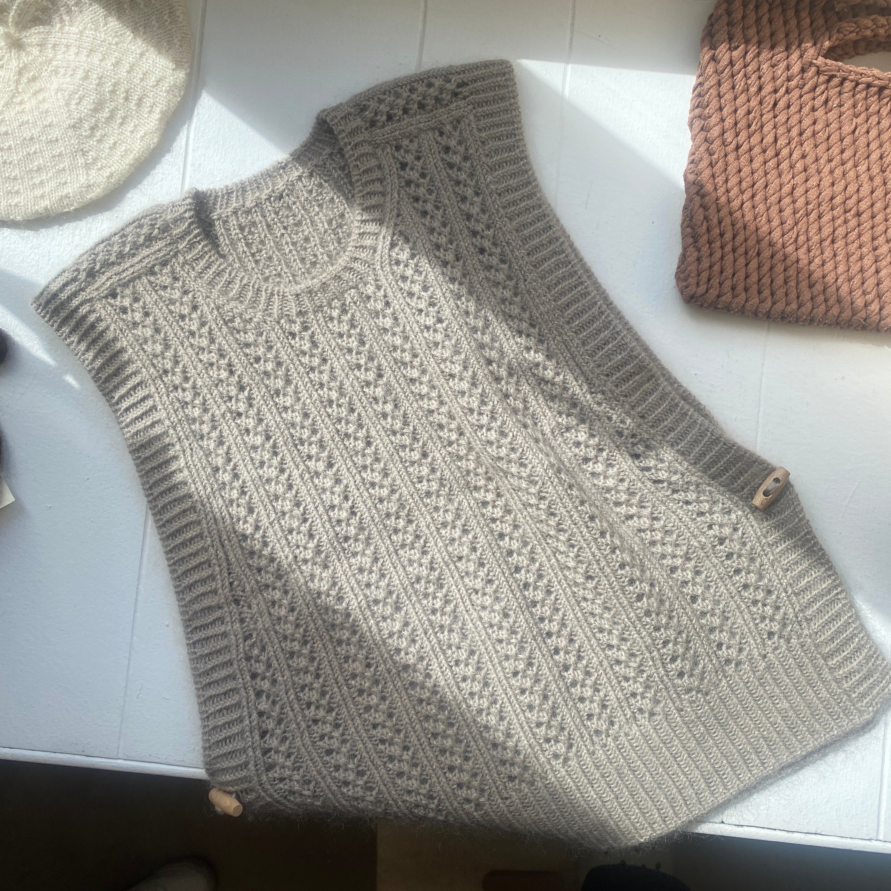 Vik slipover fra KnitVik