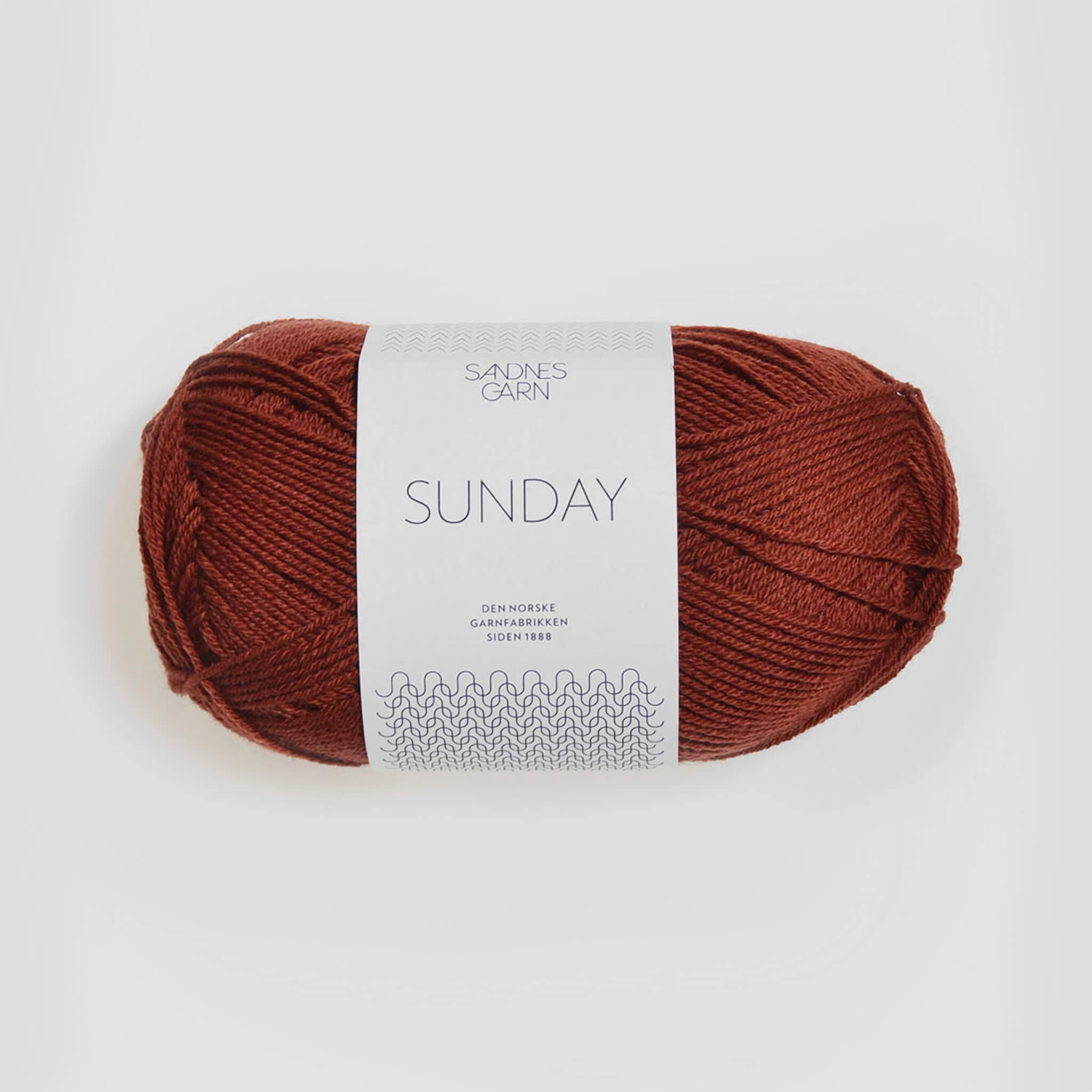 Sunday fra Sandnes Garn – blødt og ubehandlet merinouldgarn i fingering weight, perfekt til babystrik, finstrik og som følgetråd, forhandles hos Den Lille Garnbiks. 100% Merino. strikkefasthed på 28 masker på 10 cm. løbelængde på 235 meter på 50 gram. Farve 3554